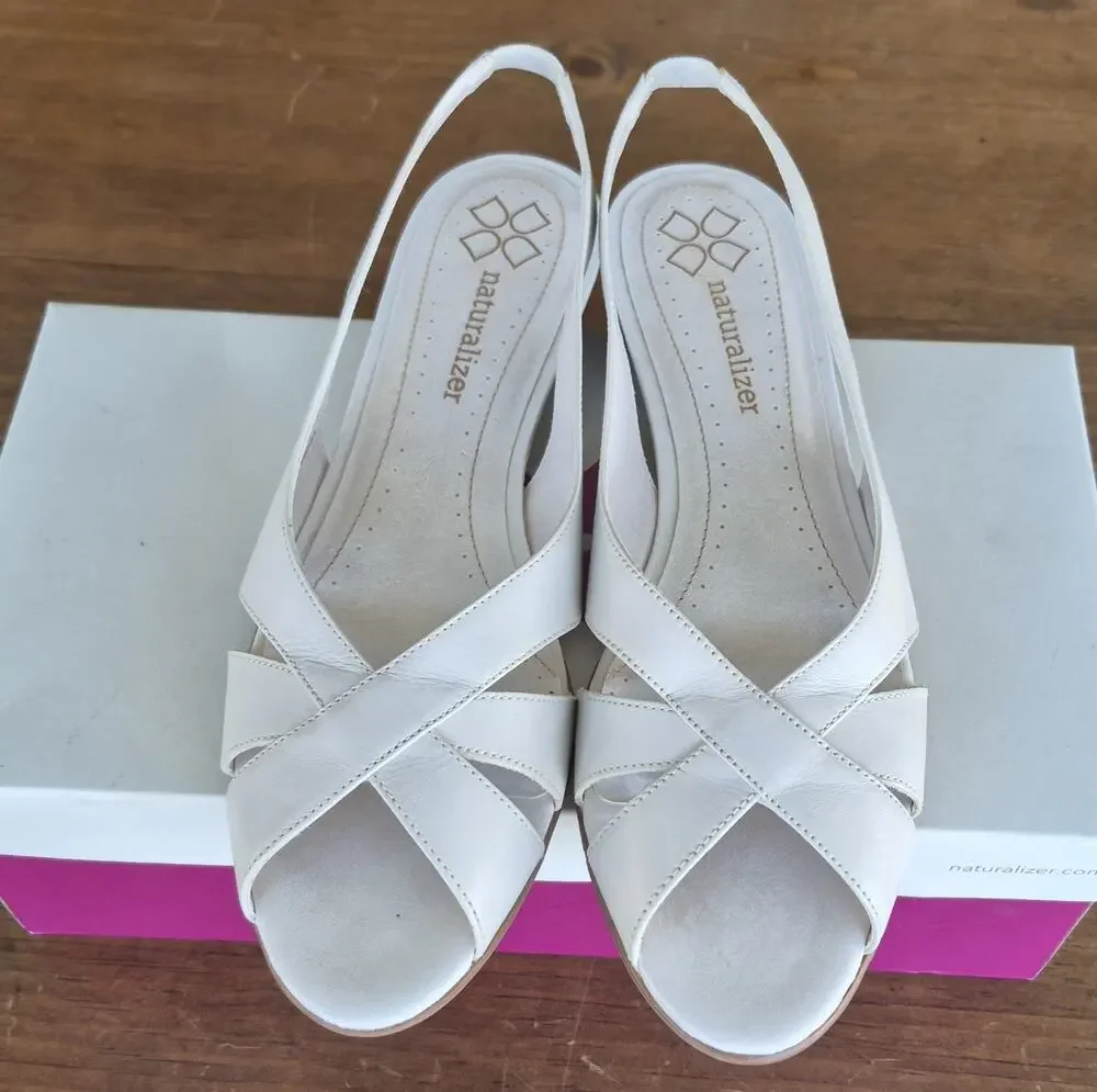 Naturalizer Perth Leather Low Wedge Sandals Size 9 Slip On Slingback Off White